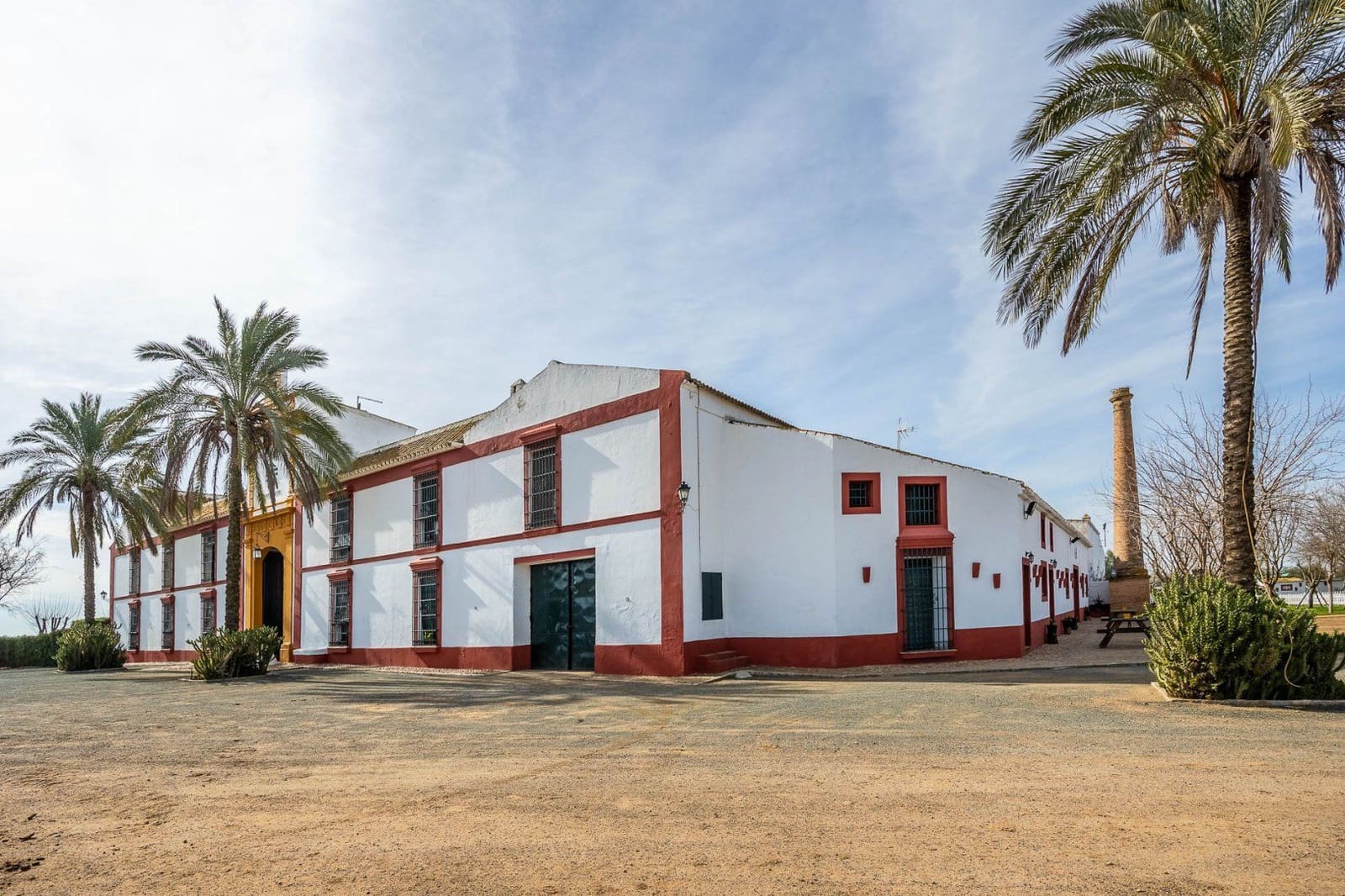 9 bedroom Finca/Country House for sale in Carmona with pool garage - € 1,999,000 (Ref: 9715195)