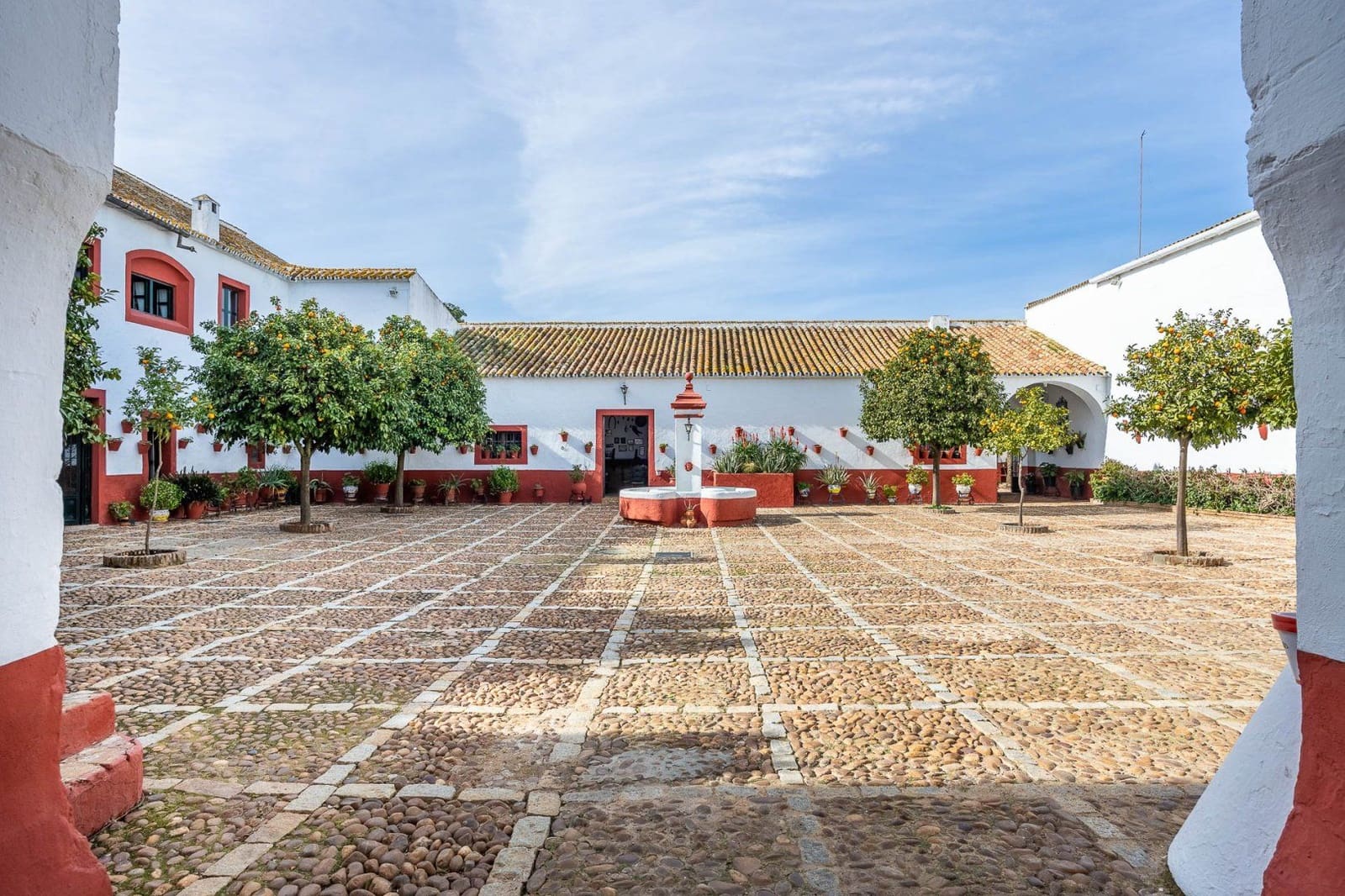 9 bedroom Finca/Country House for sale in Carmona with pool garage - € 1,999,000 (Ref: 9715195)