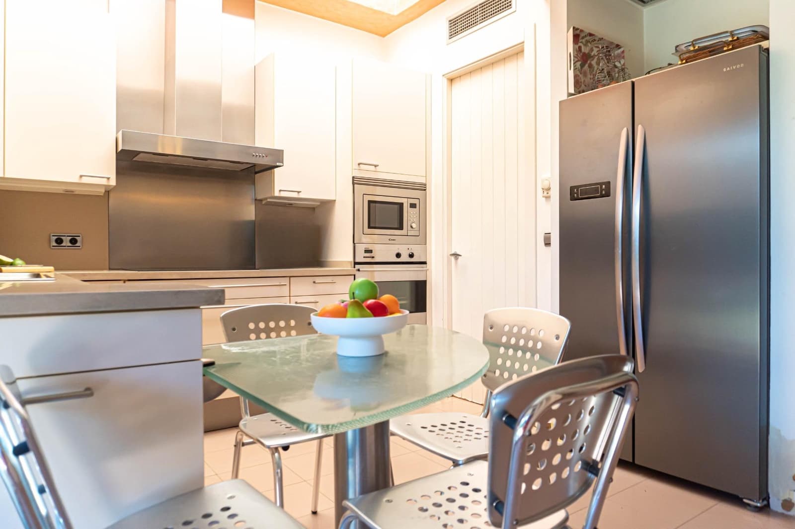 5 bedroom Villa for sale in Valencina de la Concepcion with pool - € 790,000 (Ref: 9715196)