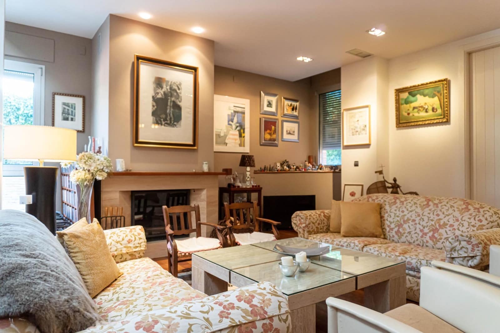 5 bedroom Villa for sale in Valencina de la Concepcion with pool - € 790,000 (Ref: 9715196)