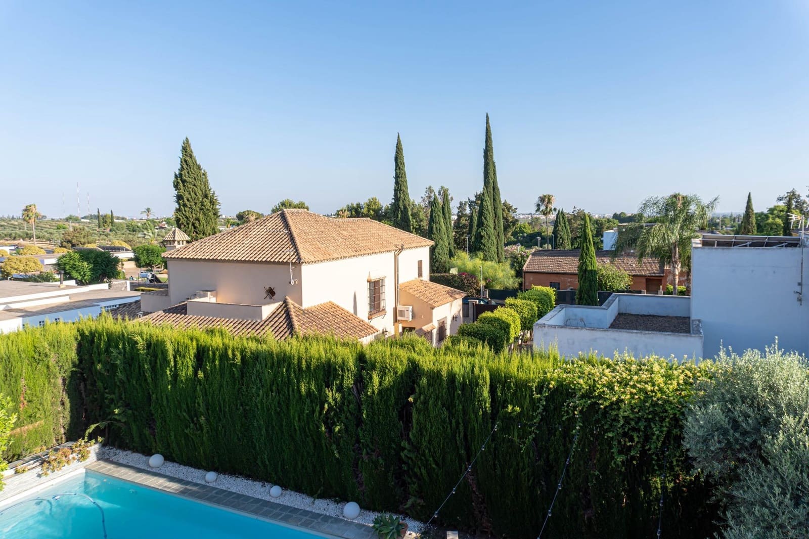 5 soveværelse Villa til salg i Valencina de la Concepcion med swimmingpool - € 790.000 (Ref: 9715196)