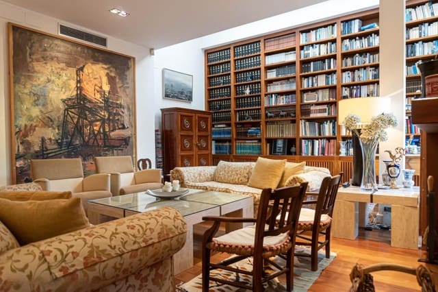 5 soverom Villa til salgs i Valencina de la Concepción med svømmebasseng garasje - € 790 000 (Ref: 9715196)