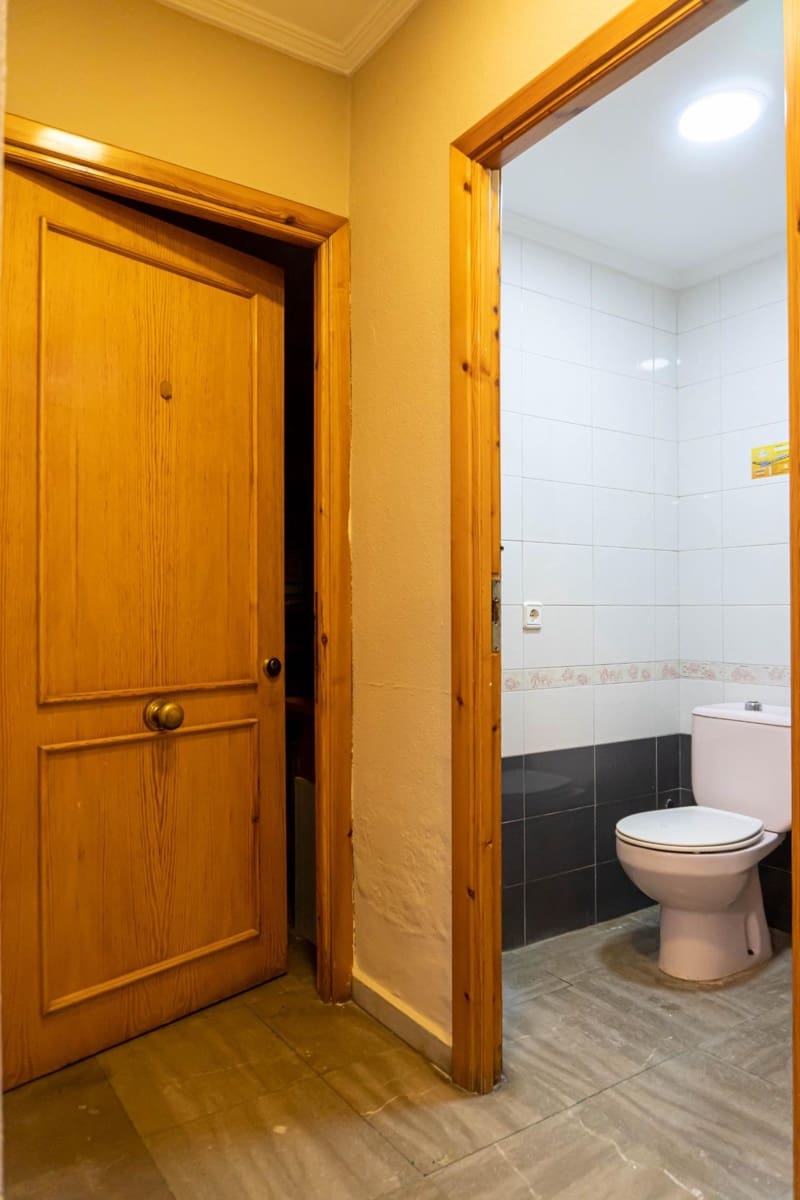 Kommersiell til salgs i Sevilla by - € 165 000 (Ref: 9715197)