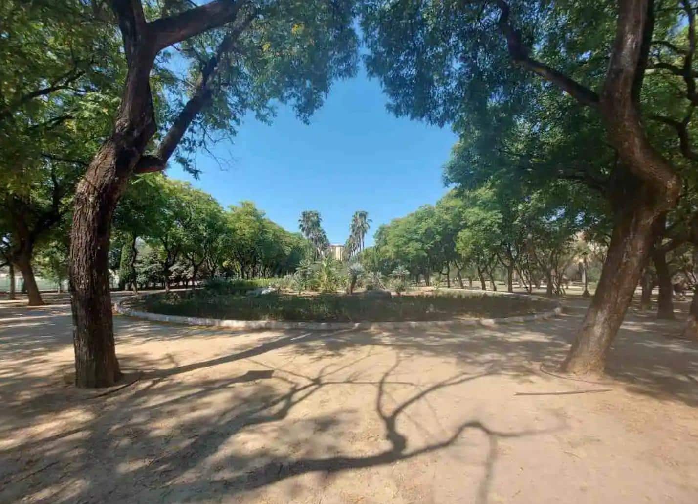 Kommersiell til salgs i Sevilla by - € 165 000 (Ref: 9715197)