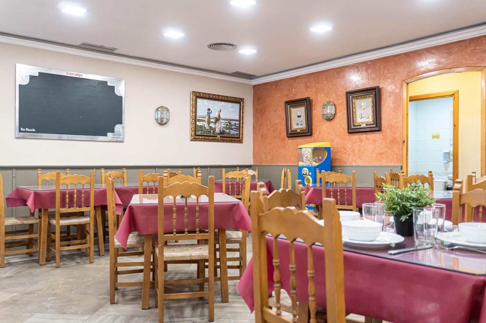 Kommersiell til salgs i Sevilla by - € 165 000 (Ref: 9715197)