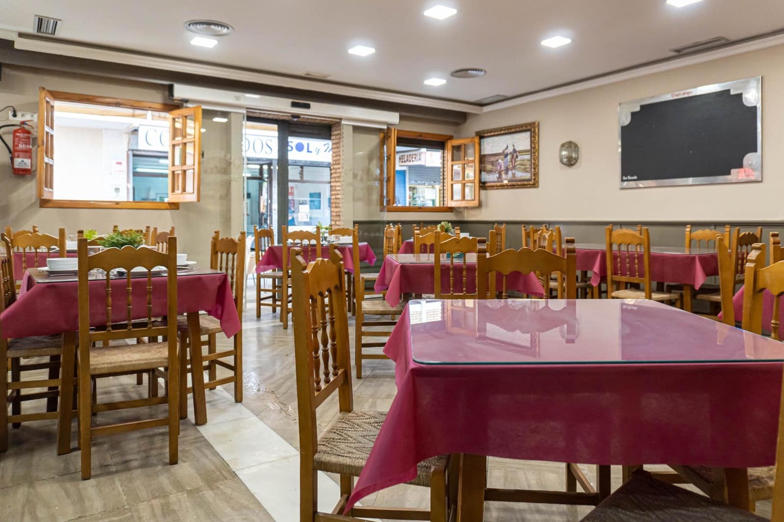 Kommersiell til salgs i Sevilla by - € 165 000 (Ref: 9715197)