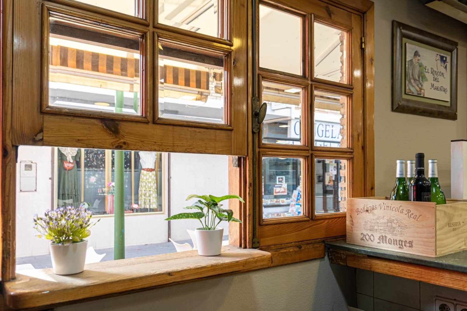 Kommersiell til salgs i Sevilla by - € 165 000 (Ref: 9715197)