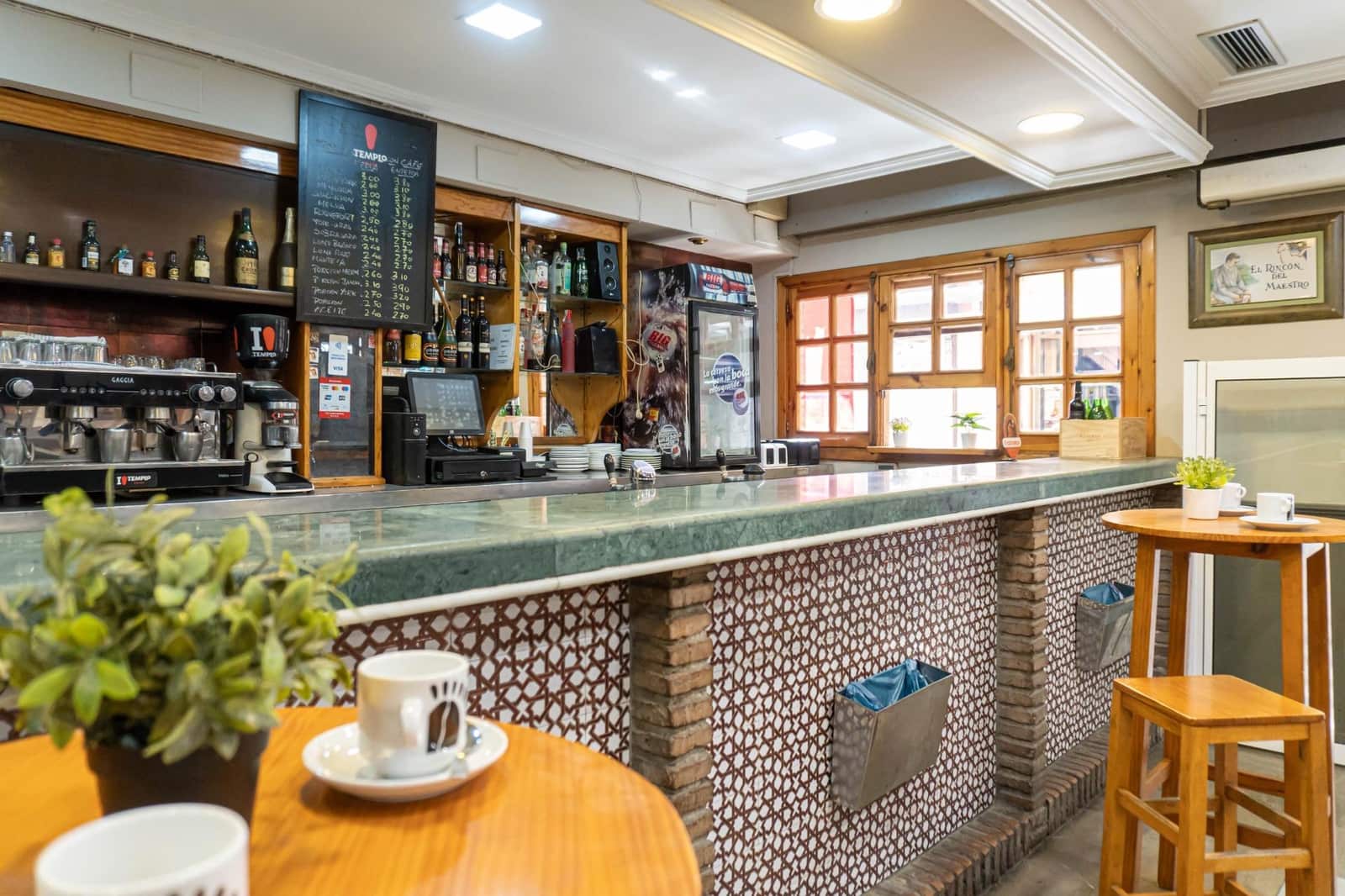 Kommersiell til salgs i Sevilla by - € 165 000 (Ref: 9715197)