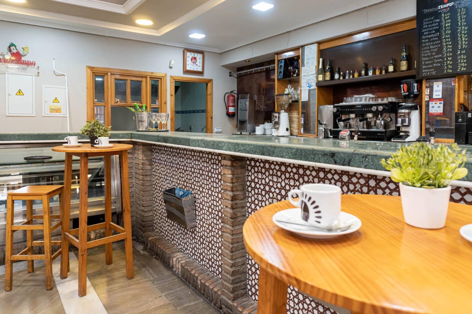 Kommersiell til salgs i Sevilla by - € 165 000 (Ref: 9715197)