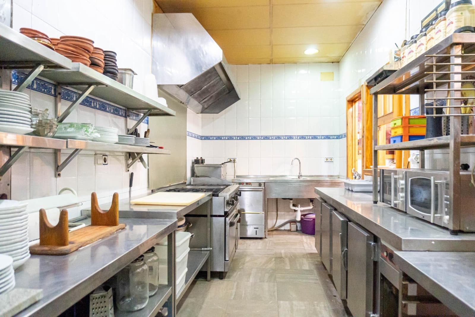 Kommersiell til salgs i Sevilla by - € 165 000 (Ref: 9715197)