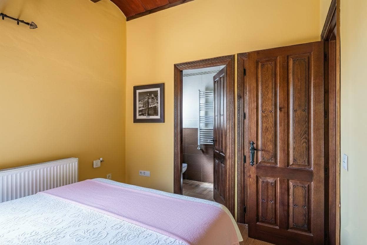 9 bedroom Finca/Country House for sale in Carmona with garage - € 1,600,000 (Ref: 9715198)