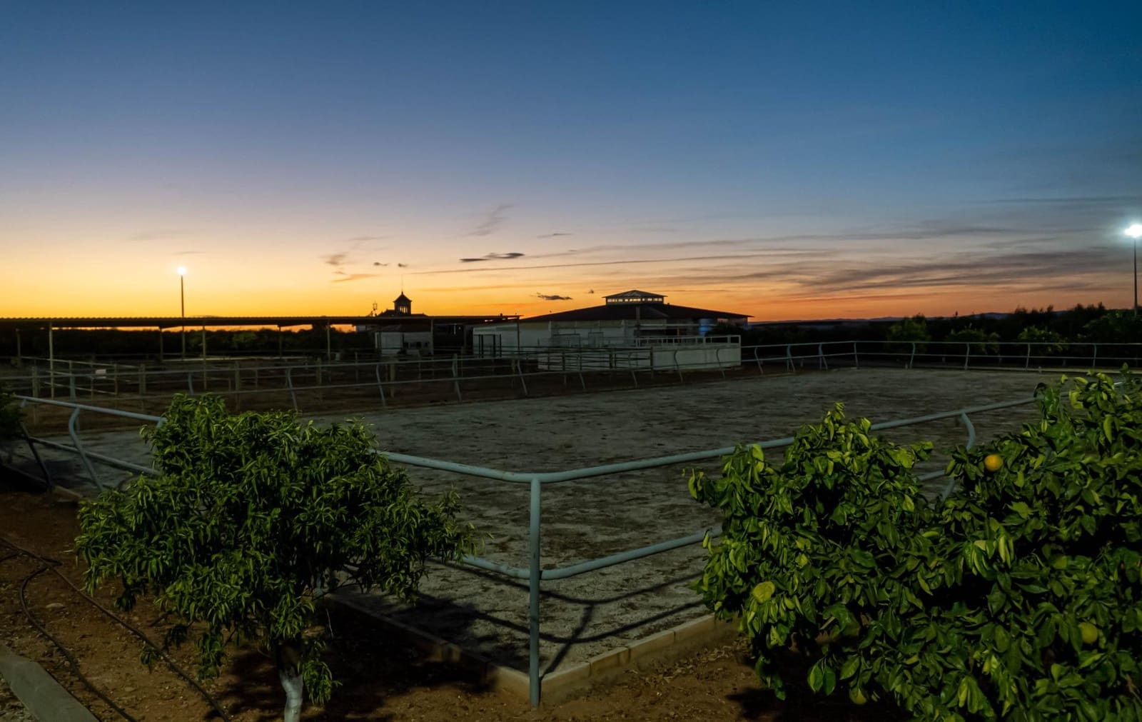9 bedroom Finca/Country House for sale in Carmona with garage - € 1,600,000 (Ref: 9715198)