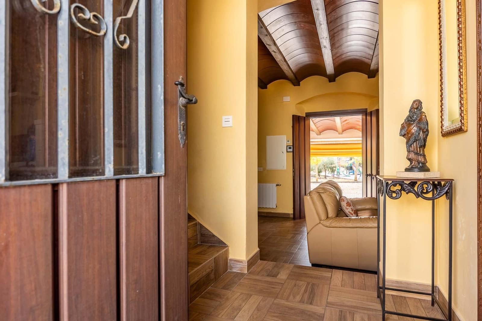 9 bedroom Finca/Country House for sale in Carmona with garage - € 1,600,000 (Ref: 9715198)