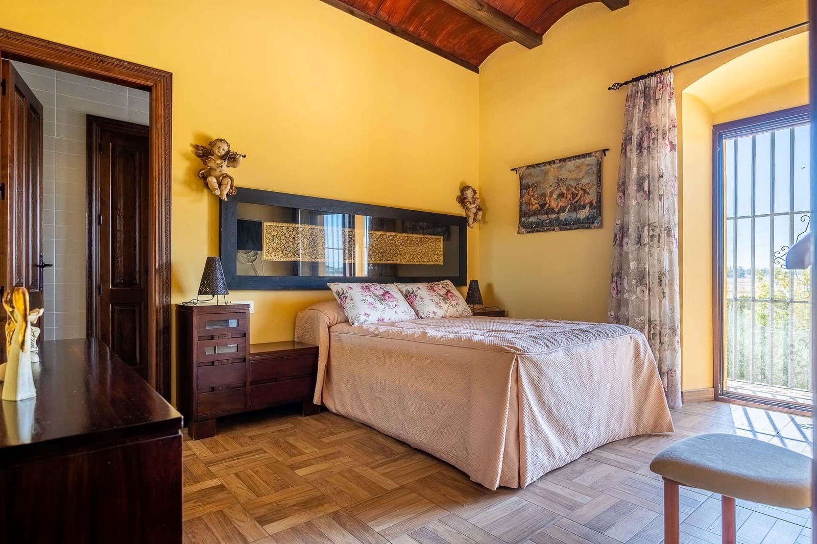 9 bedroom Finca/Country House for sale in Carmona with garage - € 1,600,000 (Ref: 9715198)