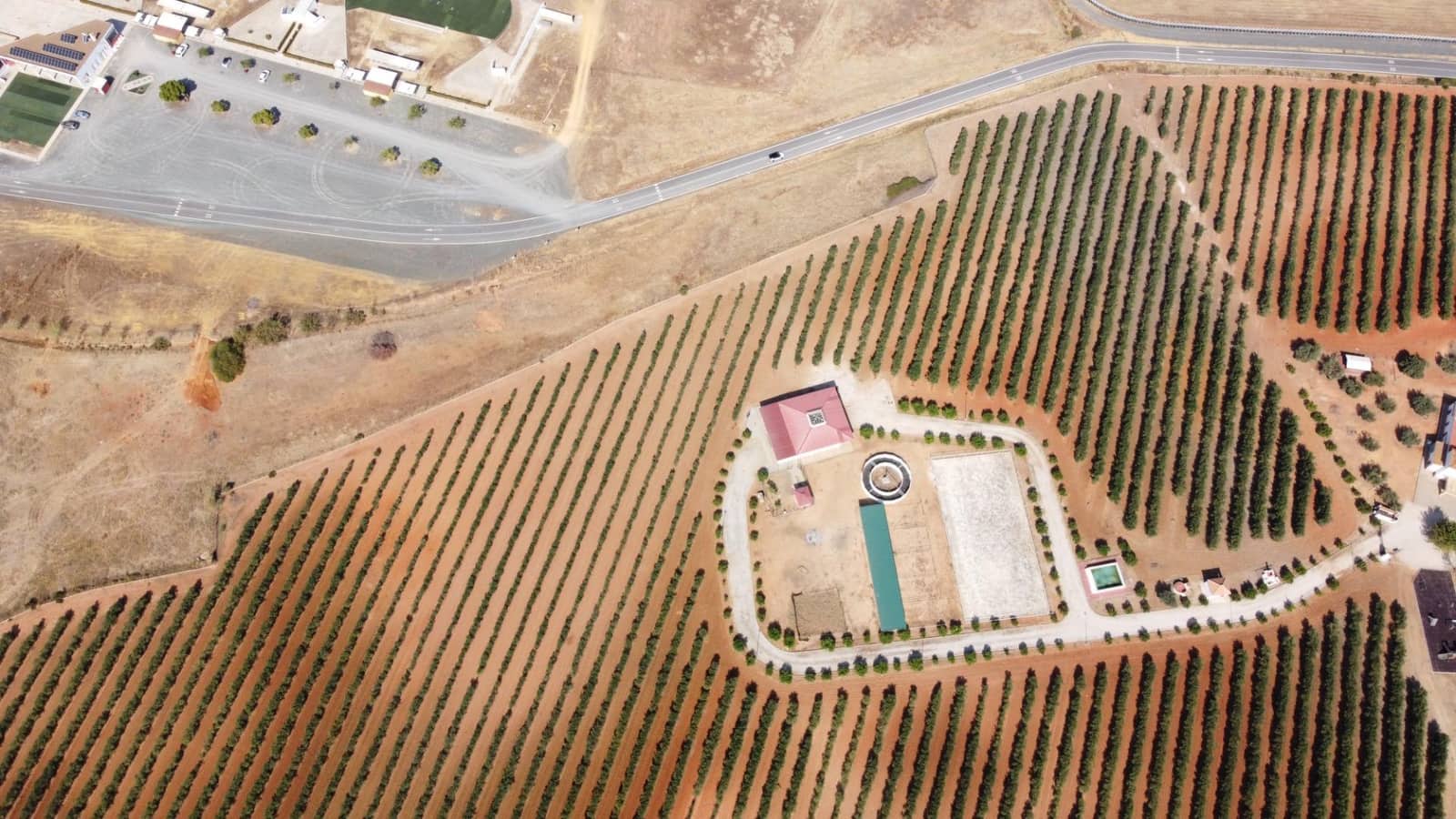 9 bedroom Finca/Country House for sale in Carmona with garage - € 1,600,000 (Ref: 9715198)