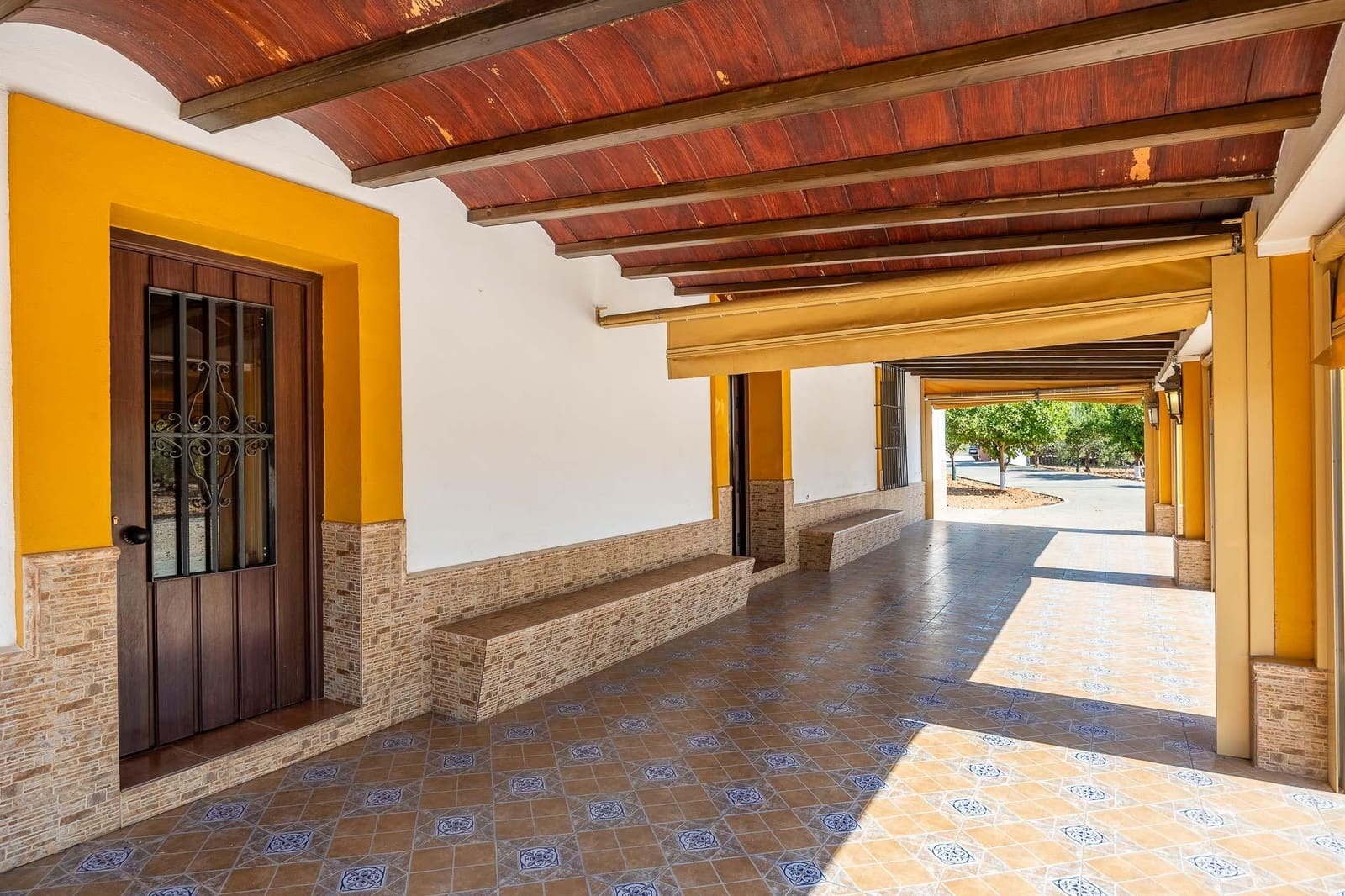 9 bedroom Finca/Country House for sale in Carmona with garage - € 1,600,000 (Ref: 9715198)