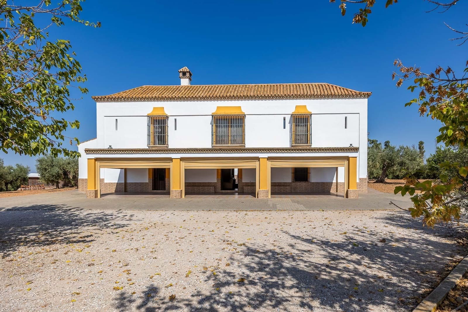 9 bedroom Finca/Country House for sale in Carmona with garage - € 1,600,000 (Ref: 9715198)