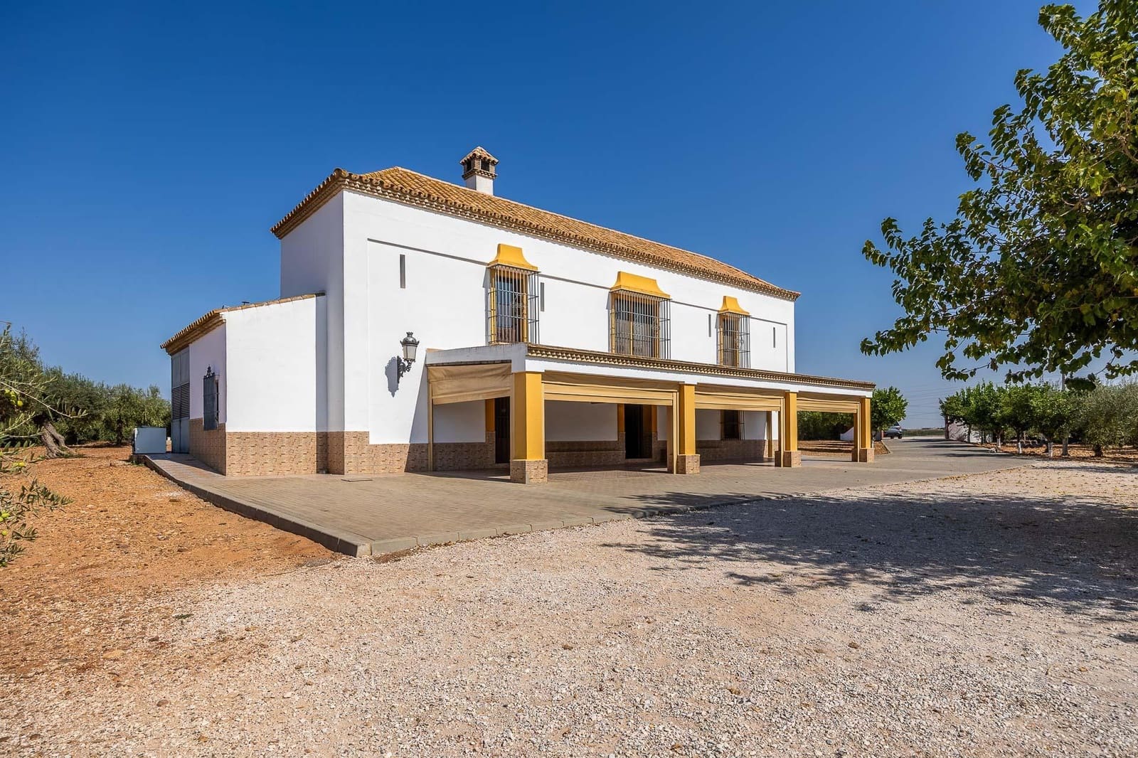 9 bedroom Finca/Country House for sale in Carmona with garage - € 1,600,000 (Ref: 9715198)