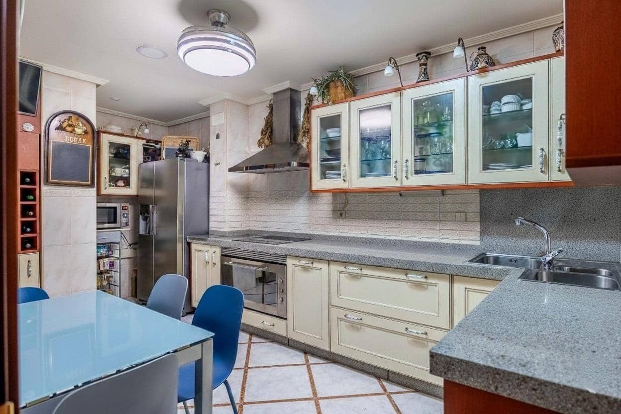 4 Zimmer Wohnung zu verkaufen in Sevilla Stadt - 895.000 € (Ref: 9715199)