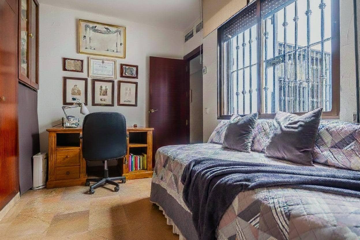 4 Zimmer Wohnung zu verkaufen in Sevilla Stadt - 895.000 € (Ref: 9715199)