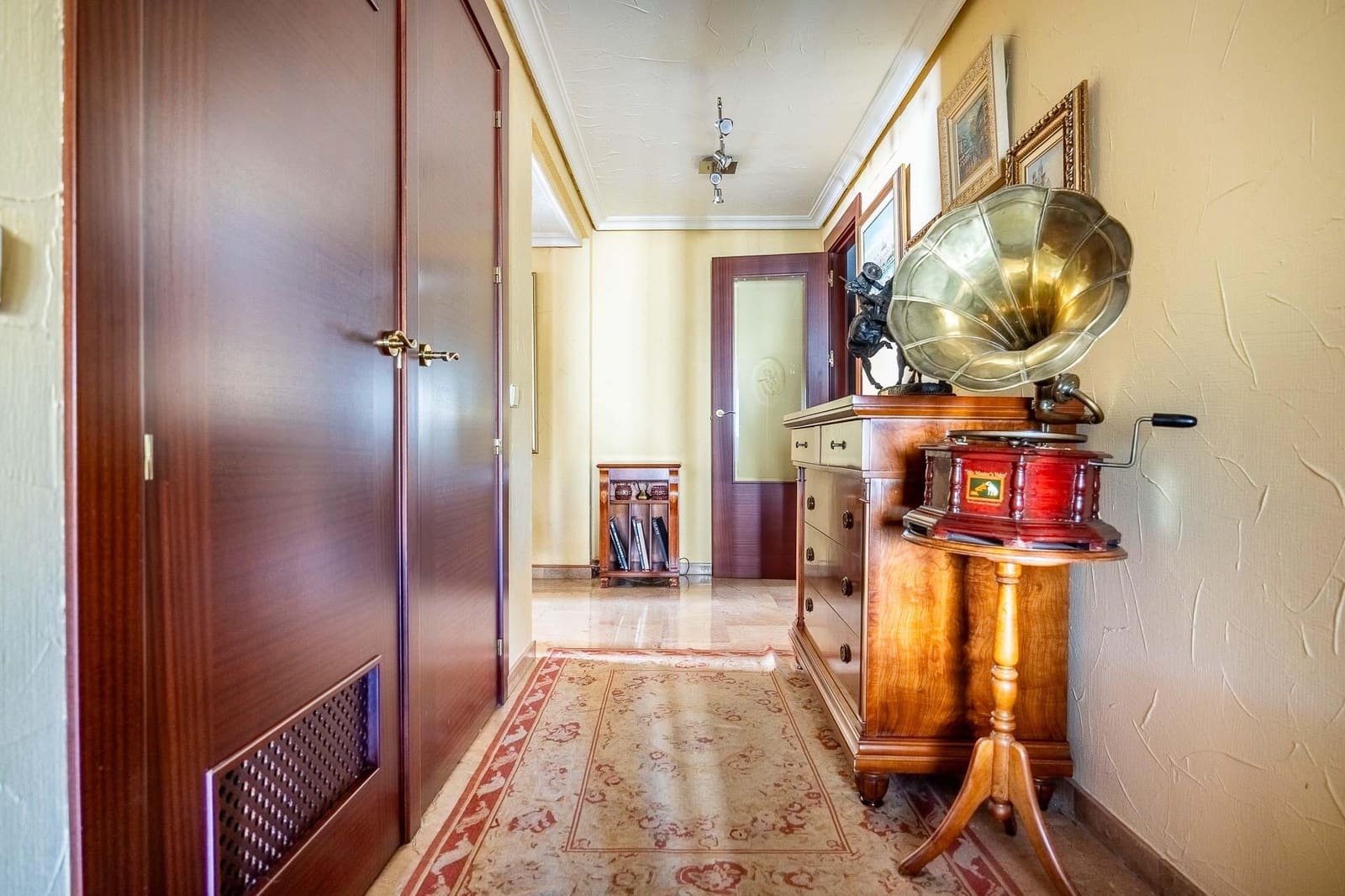 4 Zimmer Wohnung zu verkaufen in Sevilla Stadt - 895.000 € (Ref: 9715199)