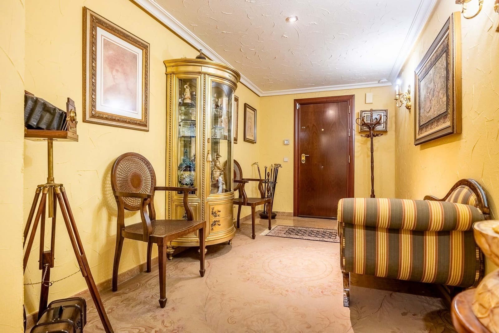 4 Zimmer Wohnung zu verkaufen in Sevilla Stadt - 895.000 € (Ref: 9715199)