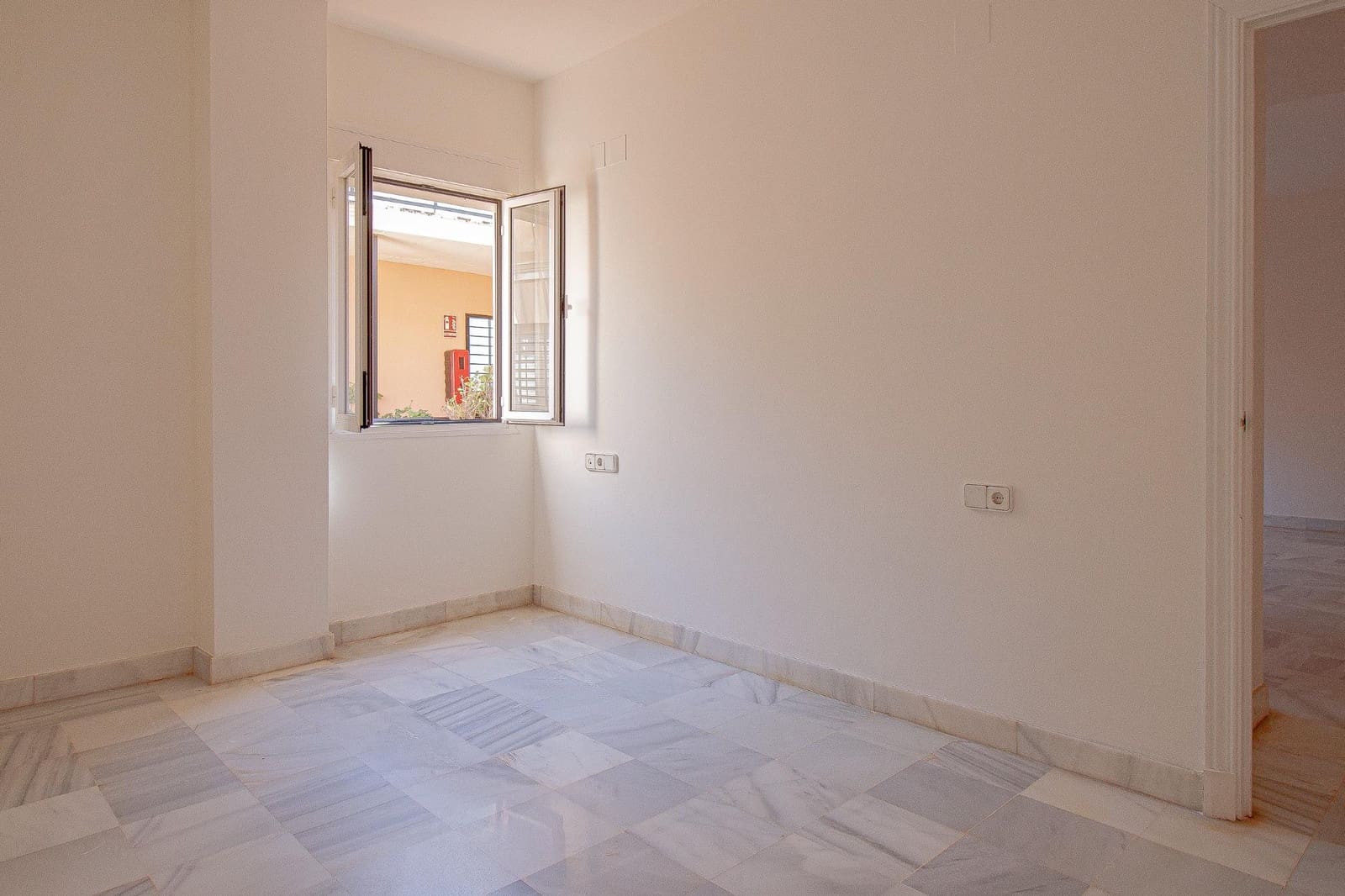 1 Zimmer Wohnung zu verkaufen in Sevilla Stadt - 240.000 € (Ref: 9715200)