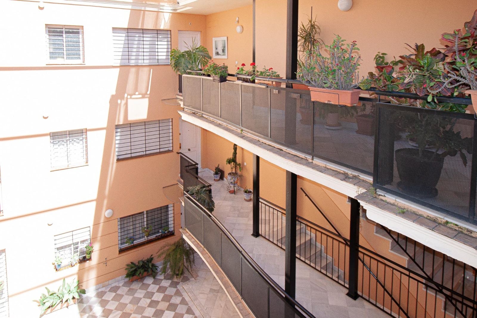 1 Zimmer Wohnung zu verkaufen in Sevilla Stadt - 240.000 € (Ref: 9715200)