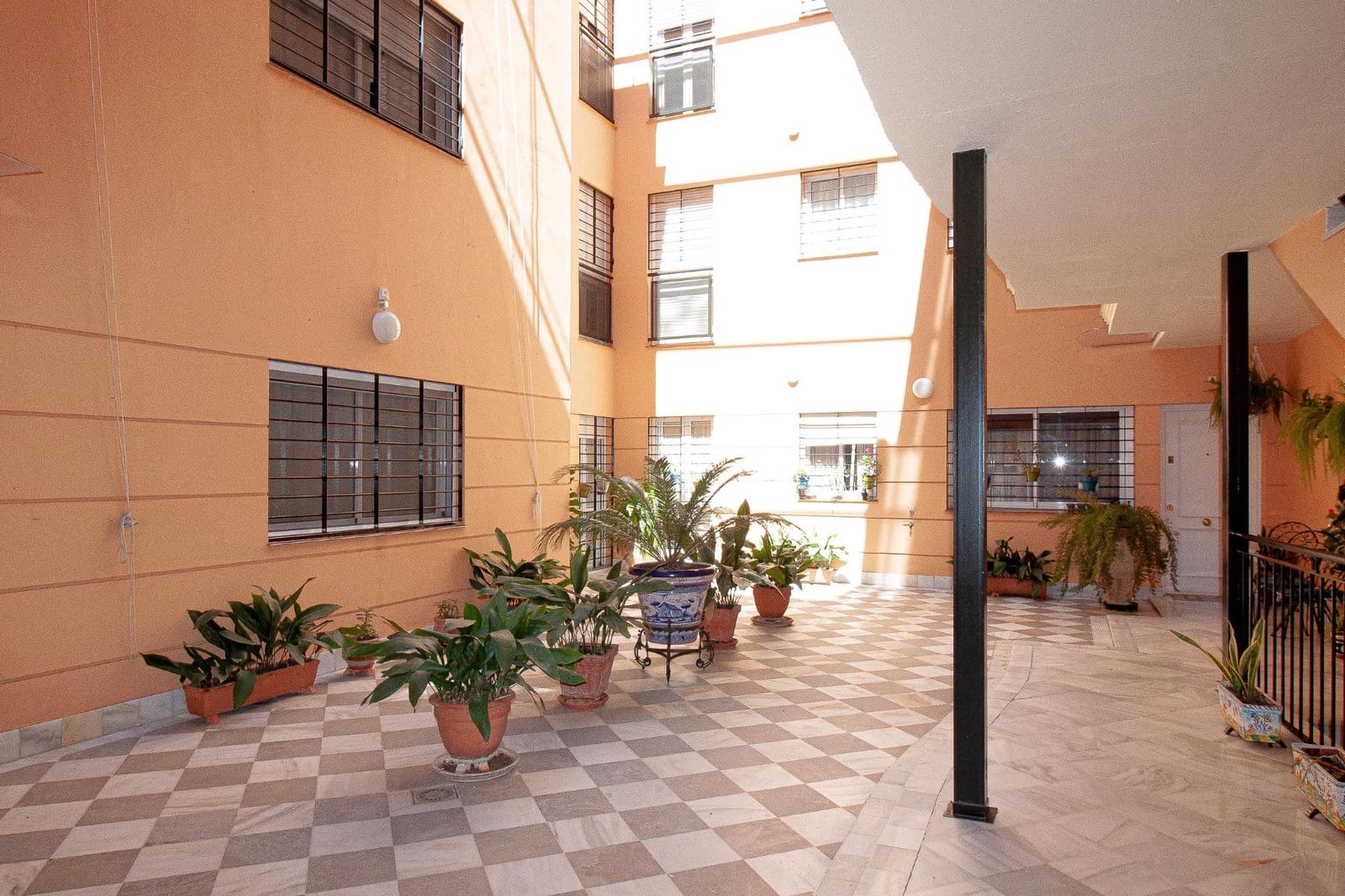 1 Zimmer Wohnung zu verkaufen in Sevilla Stadt - 240.000 € (Ref: 9715200)