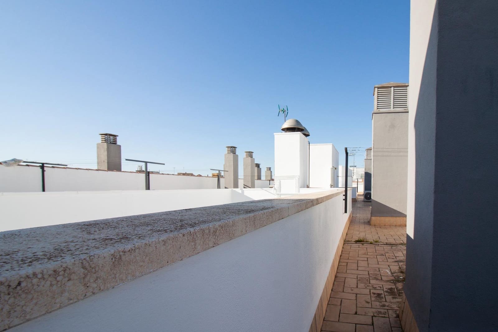 3 bedroom Flat for sale in Dos Hermanas with garage - € 199,900 (Ref: 9715201)