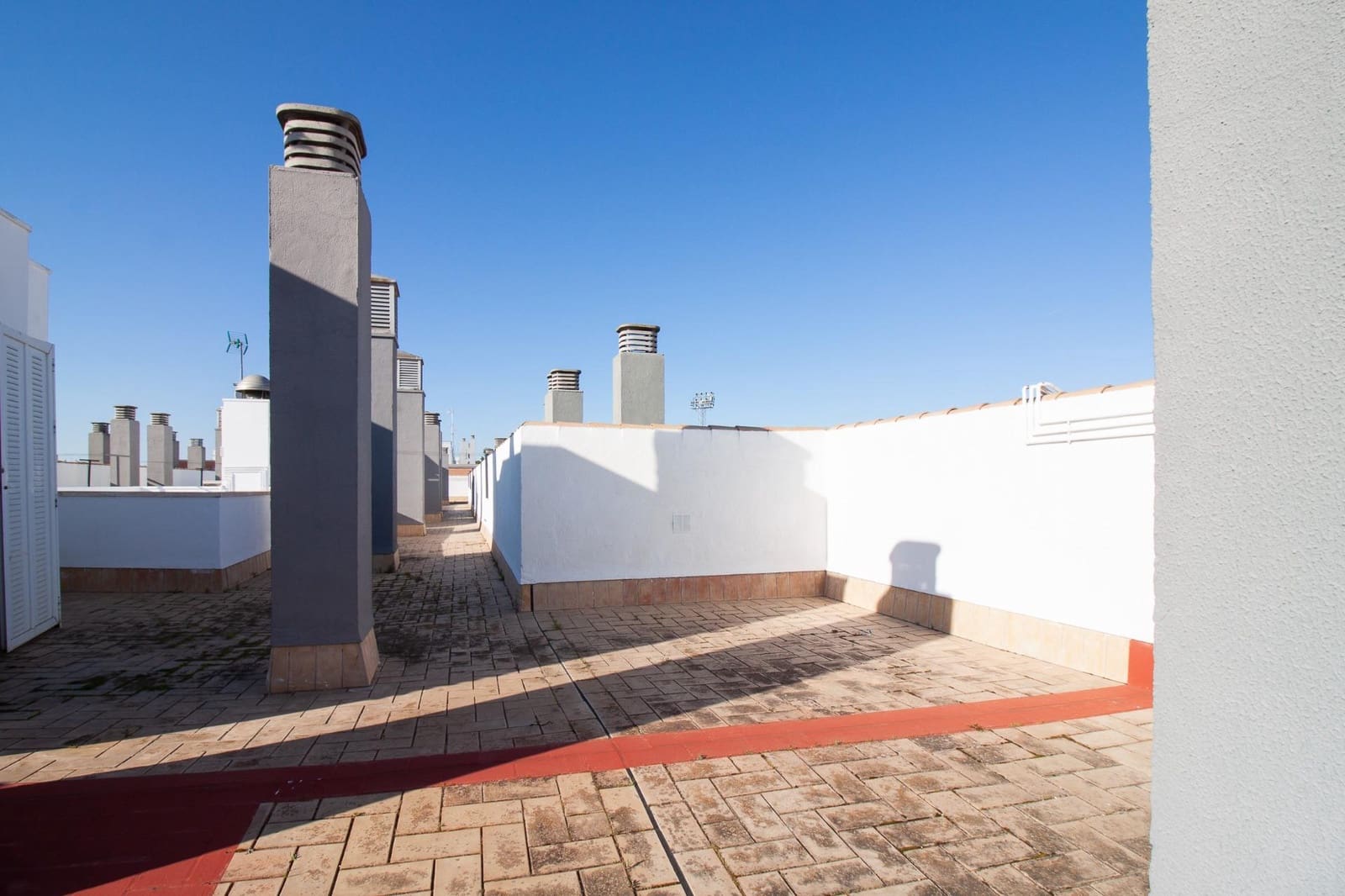 3 bedroom Flat for sale in Dos Hermanas with garage - € 199,900 (Ref: 9715201)