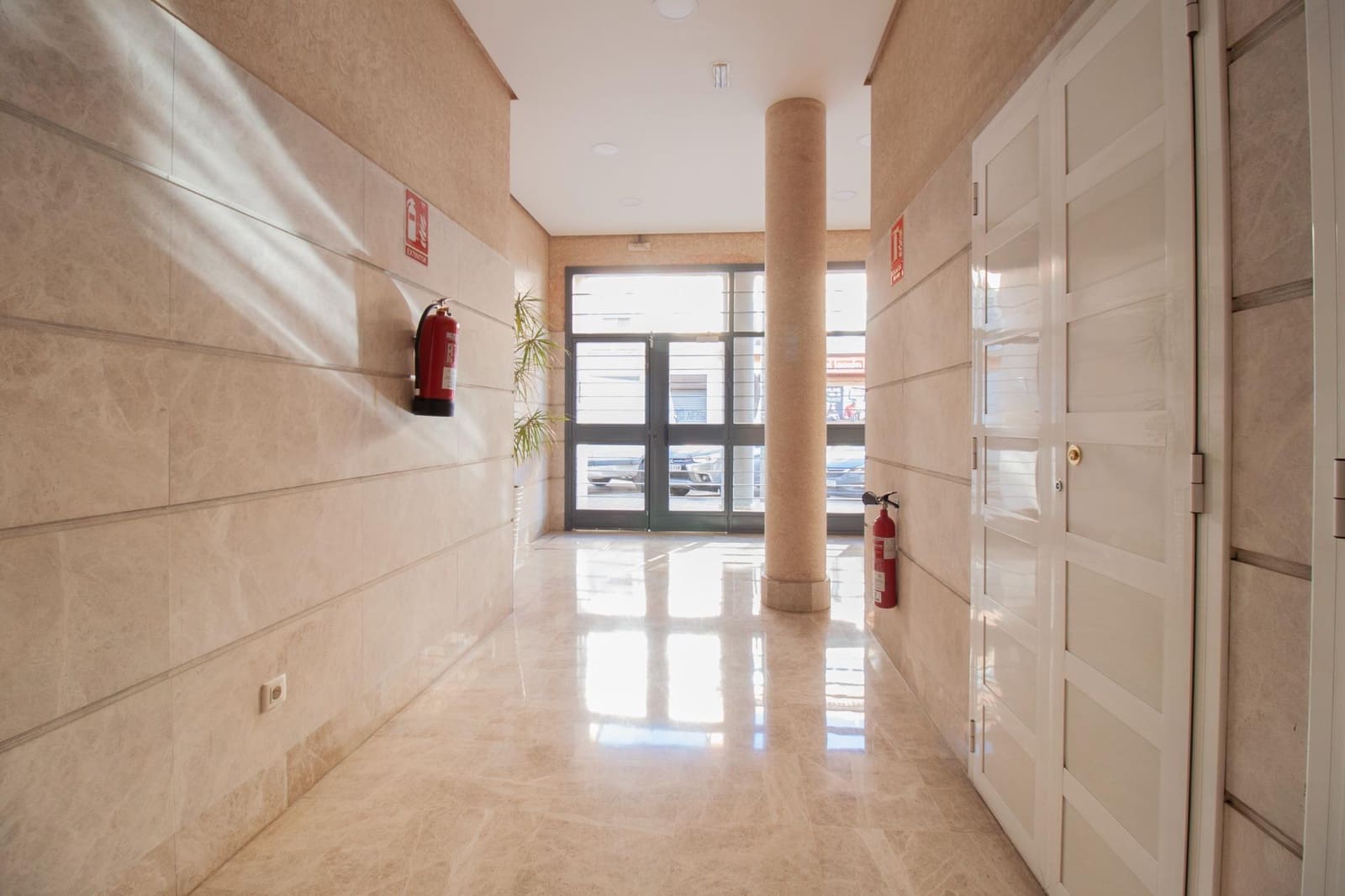 3 bedroom Flat for sale in Dos Hermanas with garage - € 199,900 (Ref: 9715201)