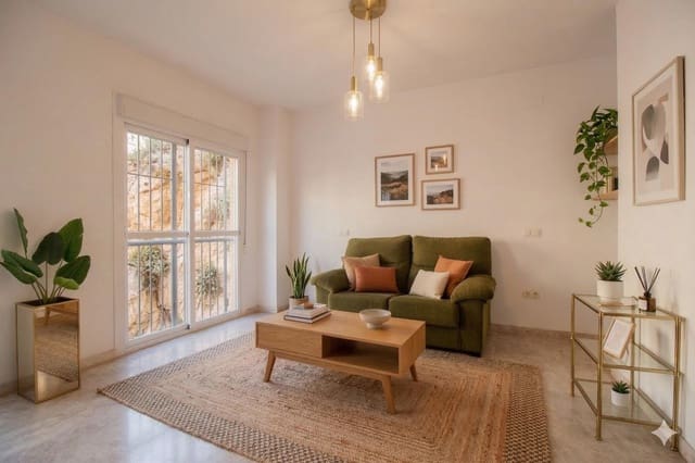 Piso de 3 habitaciones en Dos Hermanas en venta con garaje - 199.900 € (Ref: 9715201)