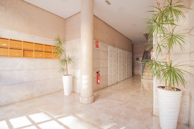 Piso de 3 habitaciones en Dos Hermanas en venta con garaje - 199.900 € (Ref: 9715201)