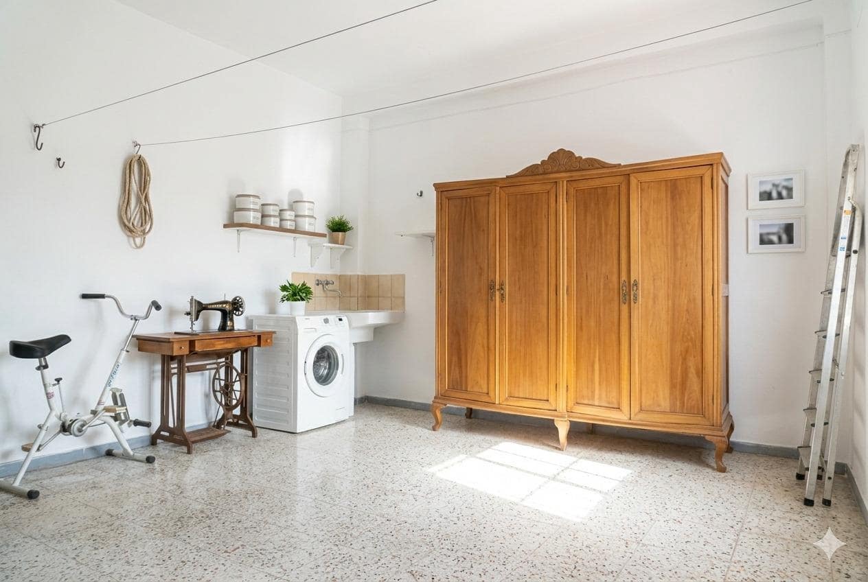 4 bedroom Townhouse for sale in Moron de la Frontera with garage - € 139,900 (Ref: 9715202)