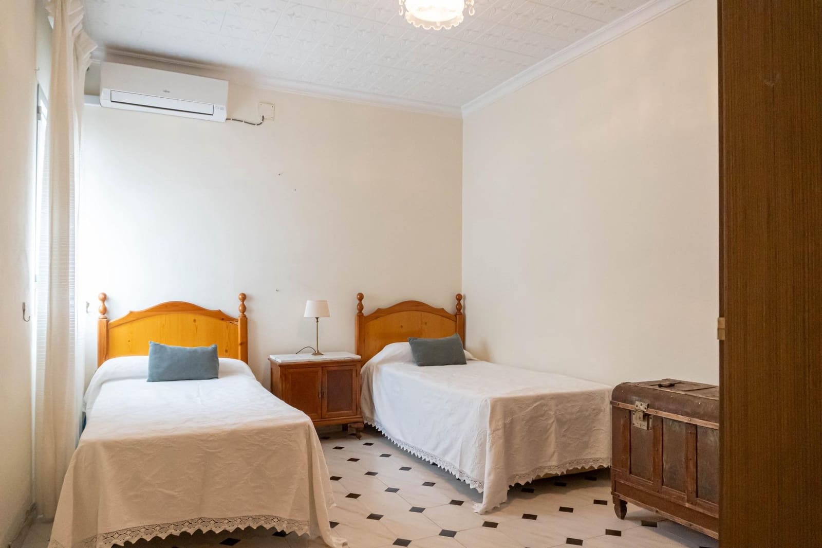 4 bedroom Townhouse for sale in Moron de la Frontera with garage - € 139,900 (Ref: 9715202)