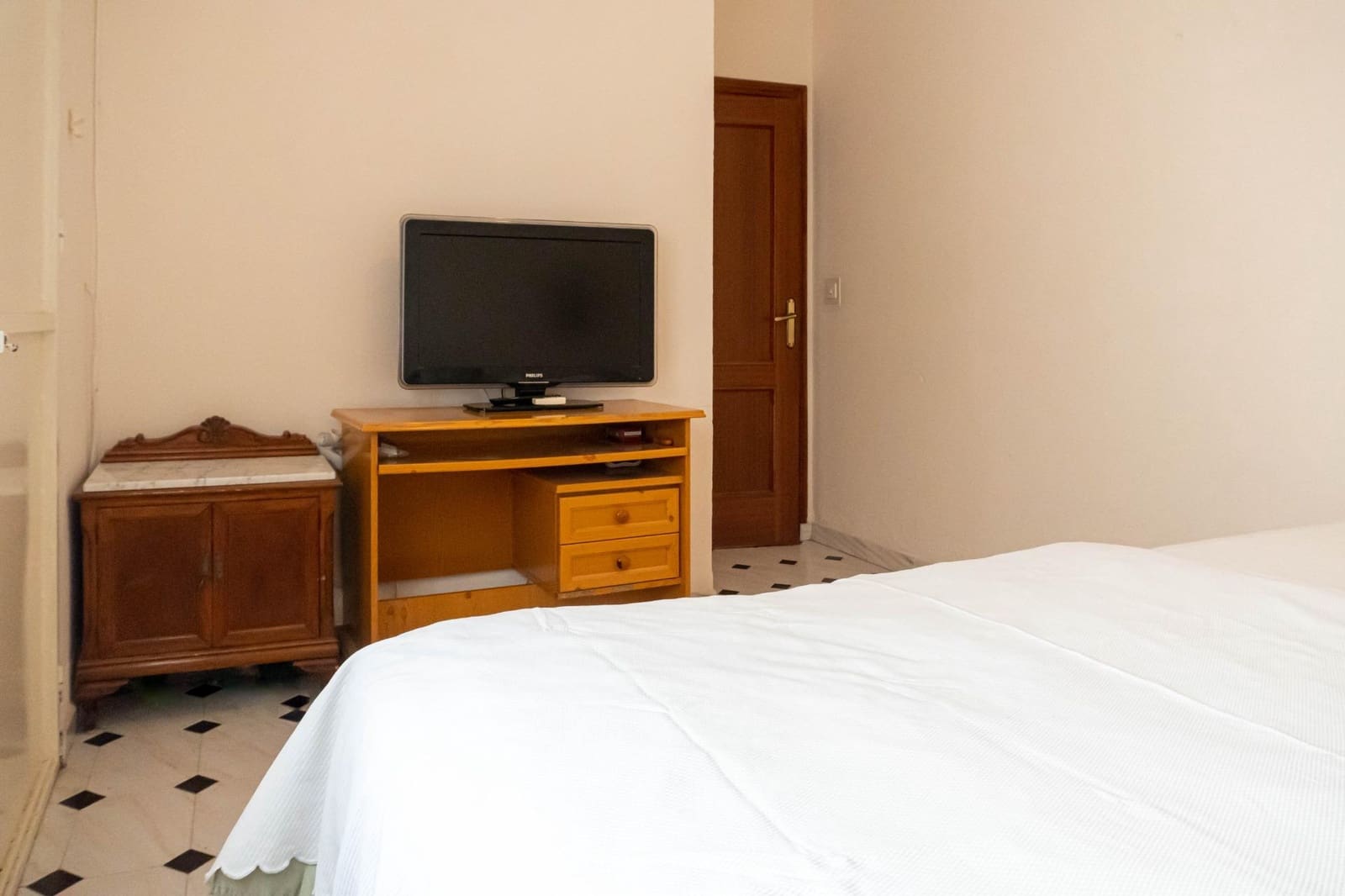 4 bedroom Townhouse for sale in Moron de la Frontera with garage - € 139,900 (Ref: 9715202)