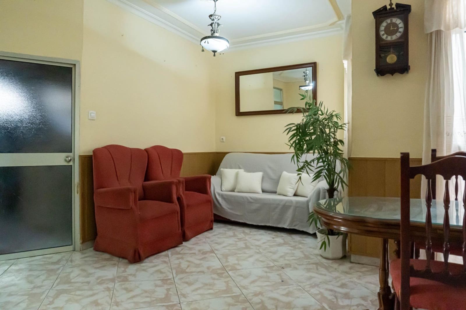 4 bedroom Townhouse for sale in Moron de la Frontera with garage - € 139,900 (Ref: 9715202)