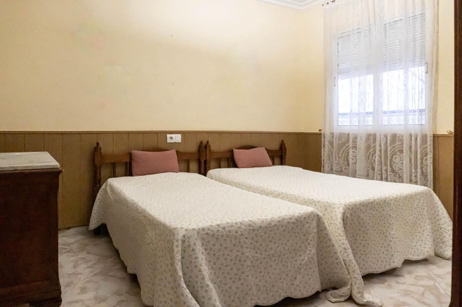 4 bedroom Townhouse for sale in Moron de la Frontera with garage - € 139,900 (Ref: 9715202)