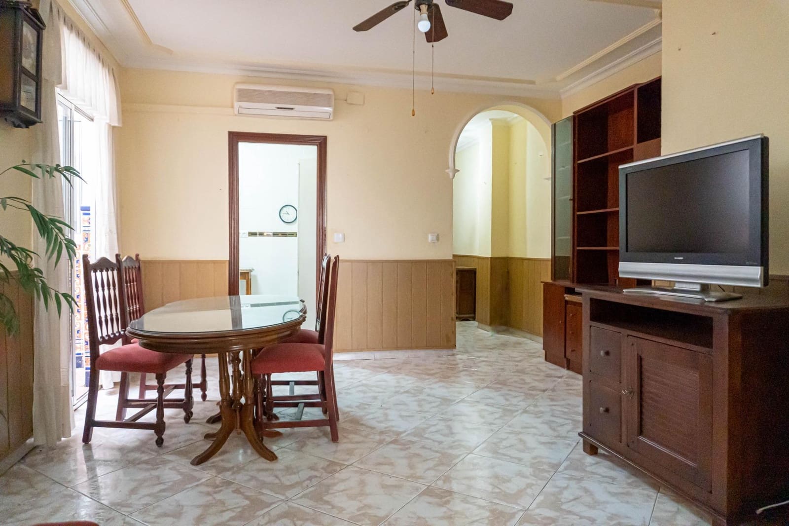 4 bedroom Townhouse for sale in Moron de la Frontera with garage - € 139,900 (Ref: 9715202)