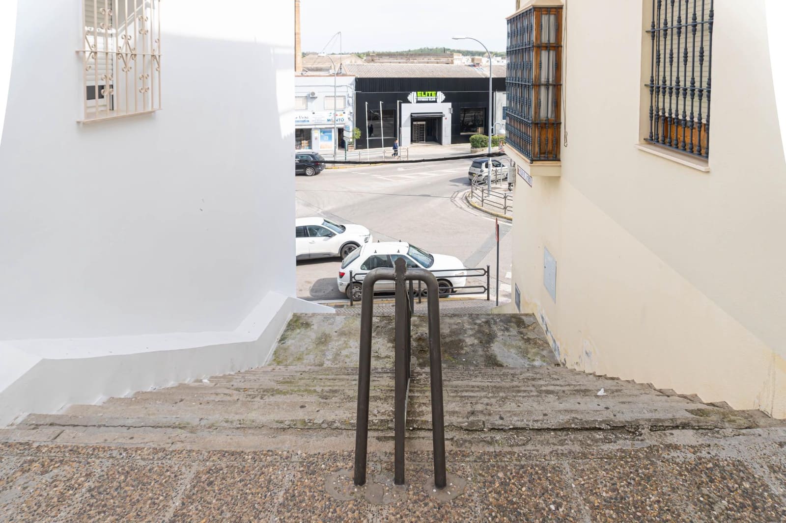 4 bedroom Townhouse for sale in Moron de la Frontera with garage - € 139,900 (Ref: 9715202)