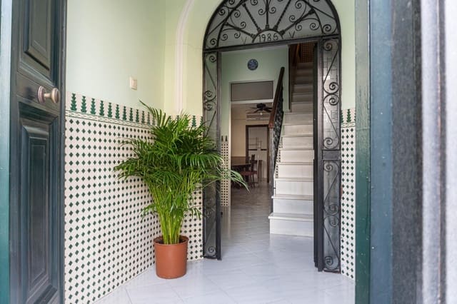 Casa de 4 habitaciones en Morón de la Frontera en venta con garaje - 129.900 € (Ref: 9715202)