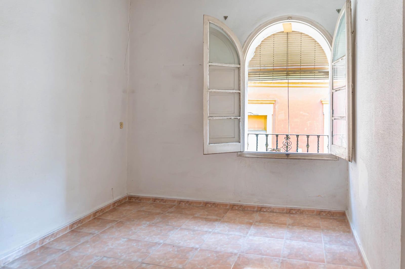 4 bedroom Commercial for sale in Seville city - € 659,000 (Ref: 9715203)