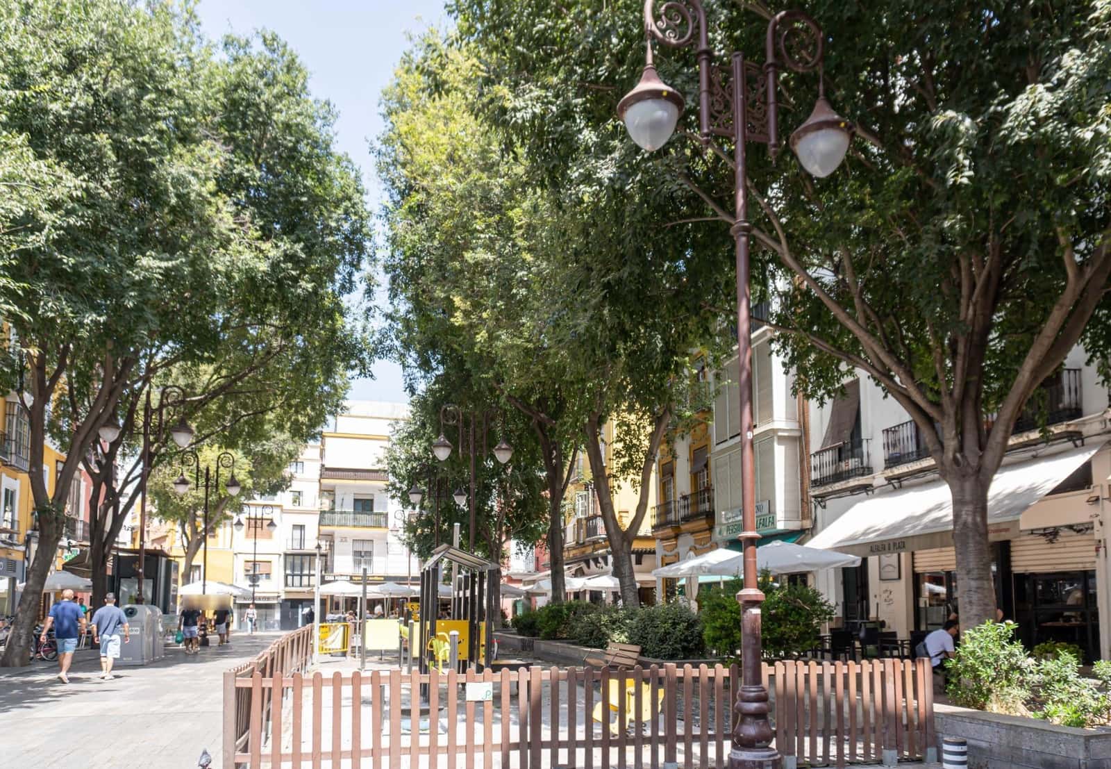 4 bedroom Commercial for sale in Seville city - € 659,000 (Ref: 9715203)