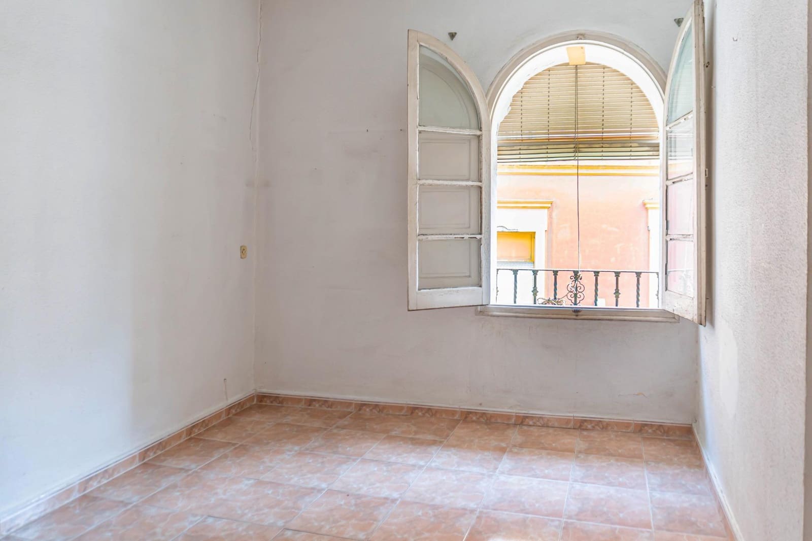 4 bedroom Commercial for sale in Seville city - € 659,000 (Ref: 9715203)