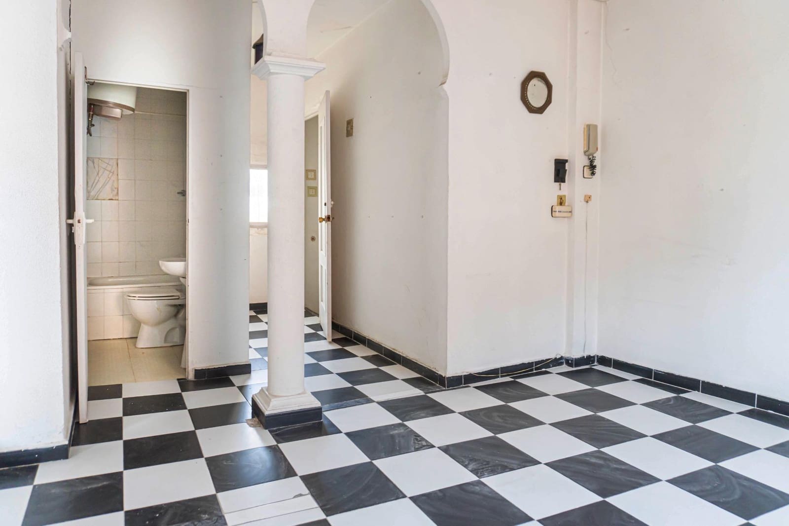 4 bedroom Commercial for sale in Seville city - € 659,000 (Ref: 9715203)