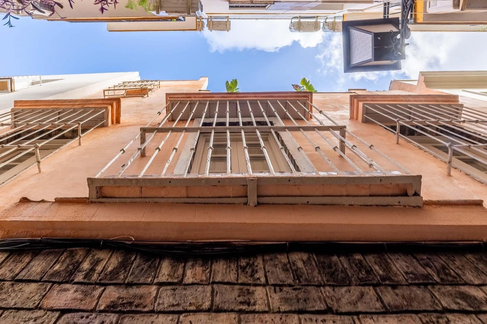 6 bedroom Townhouse for sale in Seville city - € 1,600,000 (Ref: 9715204)