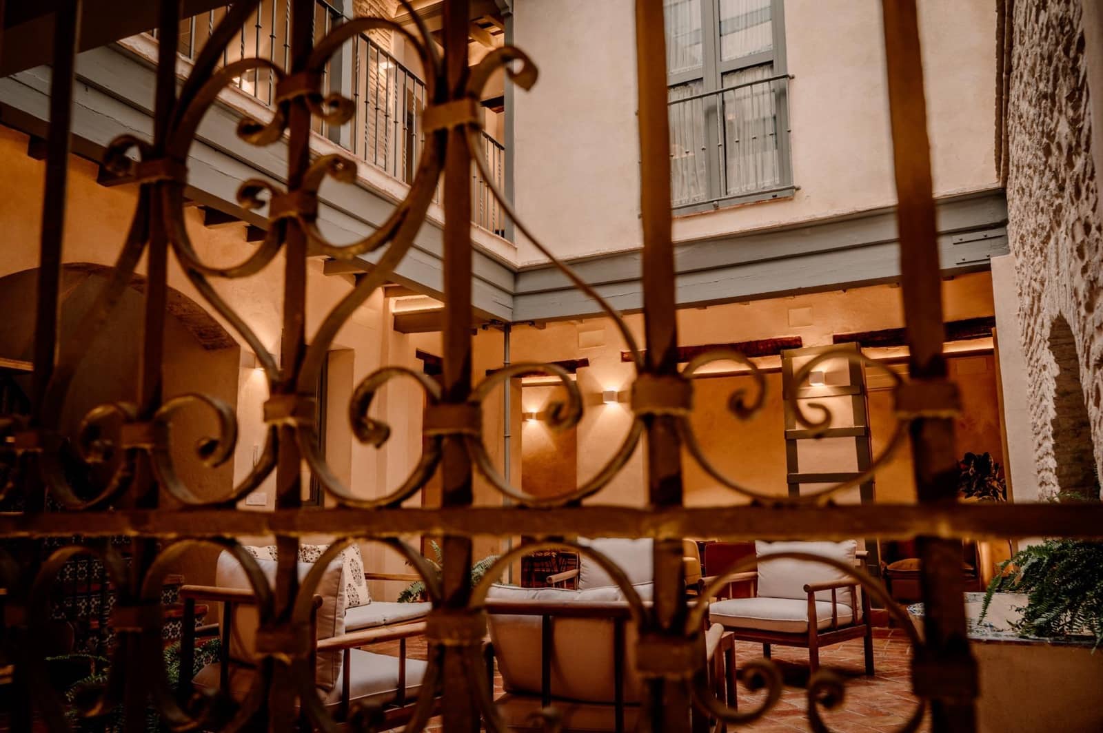 6 bedroom Townhouse for sale in Seville city - € 1,600,000 (Ref: 9715204)