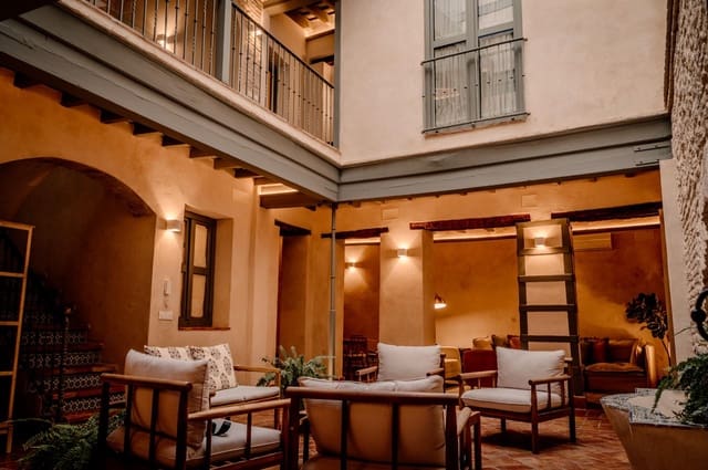 Casa de 6 habitaciones en Sevilla ciudad en venta - 1.600.000 € (Ref: 9715204)