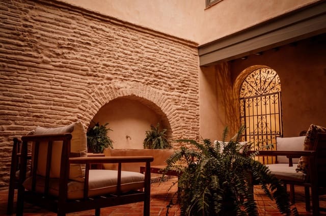 Casa de 6 habitaciones en Sevilla ciudad en venta - 1.600.000 € (Ref: 9715204)